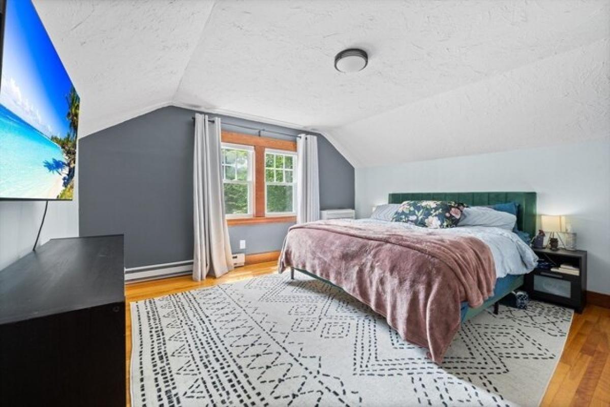 Picture of Home For Sale in Worcester, Massachusetts, United States