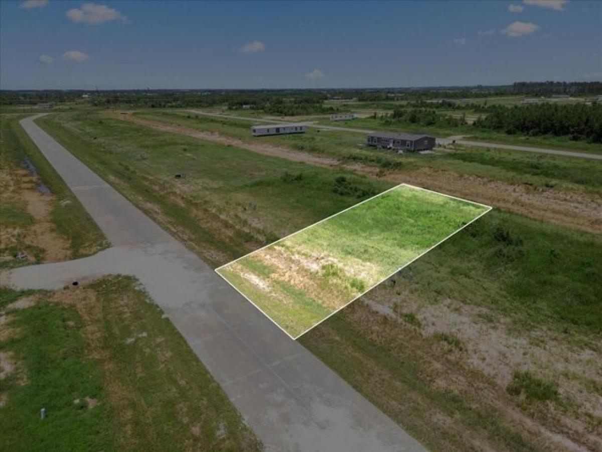 Picture of Residential Land For Sale in Cleveland, Texas, United States
