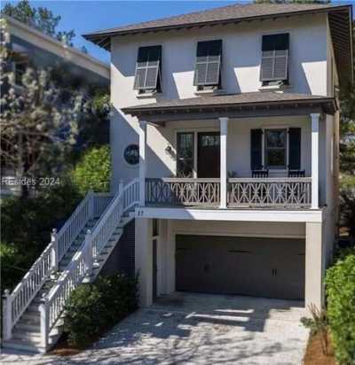 Home For Sale in Hilton Head Island, South Carolina