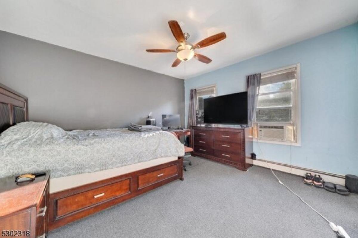 Picture of Home For Sale in Englewood, New Jersey, United States