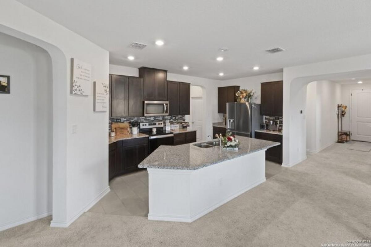 Picture of Home For Sale in Seguin, Texas, United States