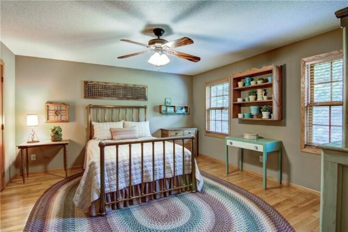 Picture of Home For Sale in Eau Claire, Wisconsin, United States