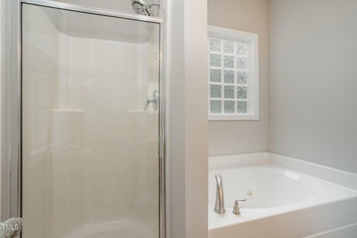 Picture of Home For Sale in Fuquay Varina, North Carolina, United States