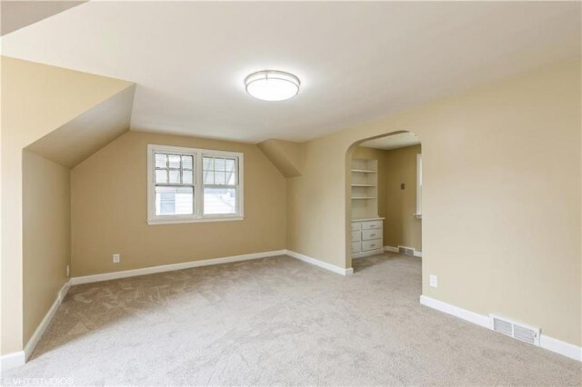 Picture of Home For Sale in Des Moines, Iowa, United States