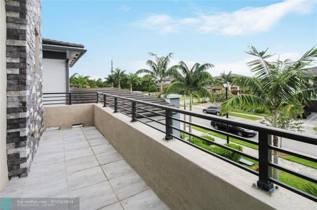 Picture of Home For Sale in Parkland, Florida, United States