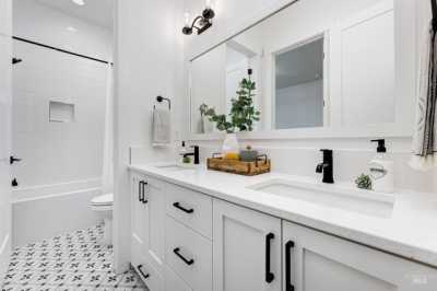 Home For Sale in Eagle, Idaho