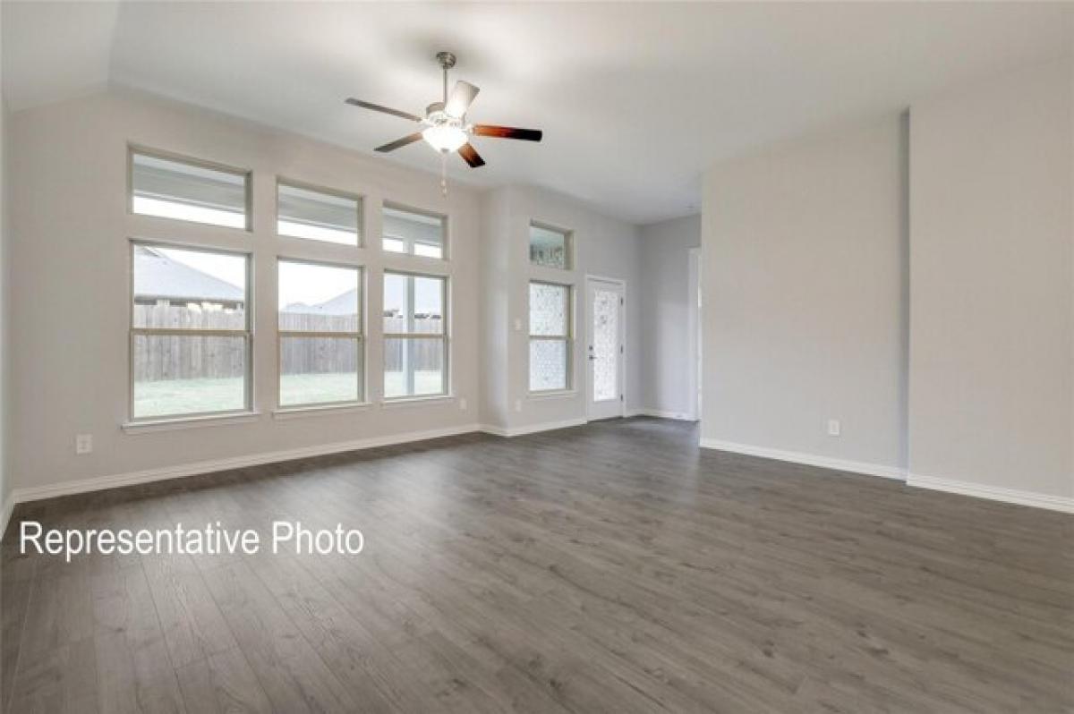 Picture of Home For Sale in Waxahachie, Texas, United States