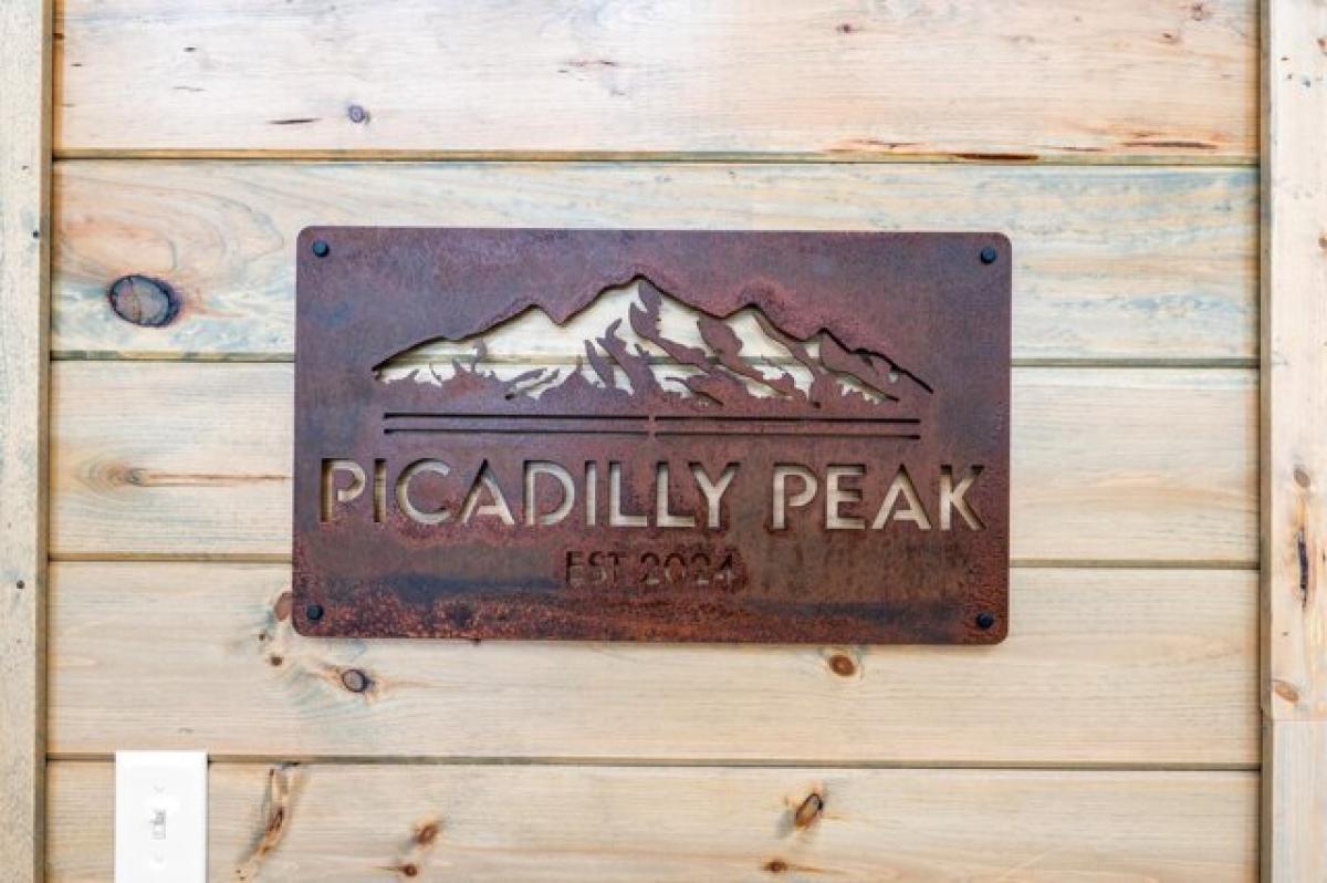 Picture of Home For Sale in Gatlinburg, Tennessee, United States