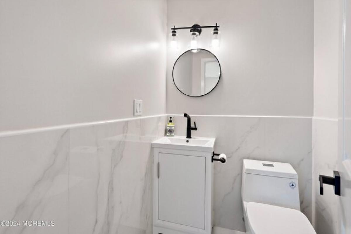 Picture of Home For Sale in Toms River, New Jersey, United States