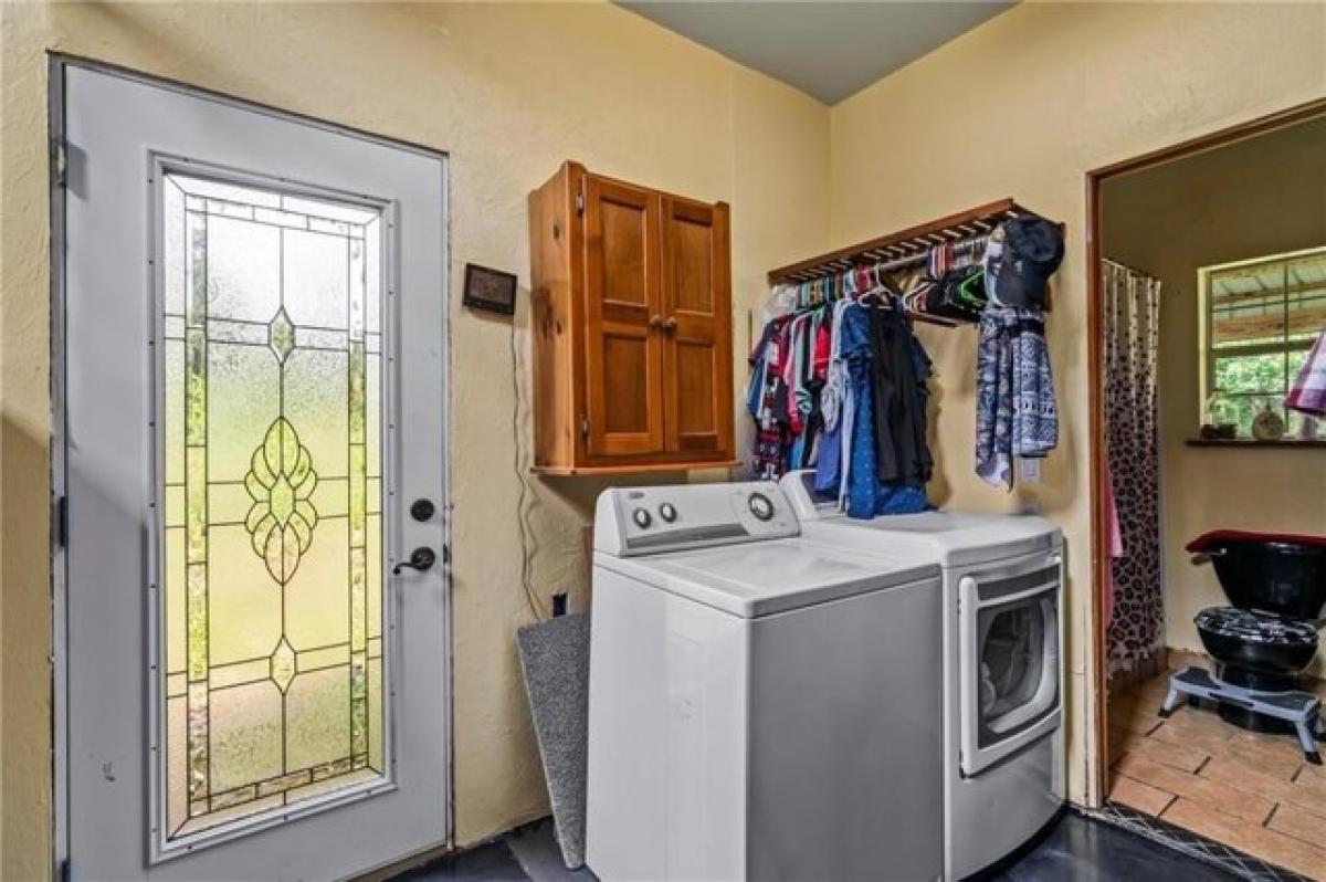 Picture of Home For Sale in Siloam Springs, Arkansas, United States