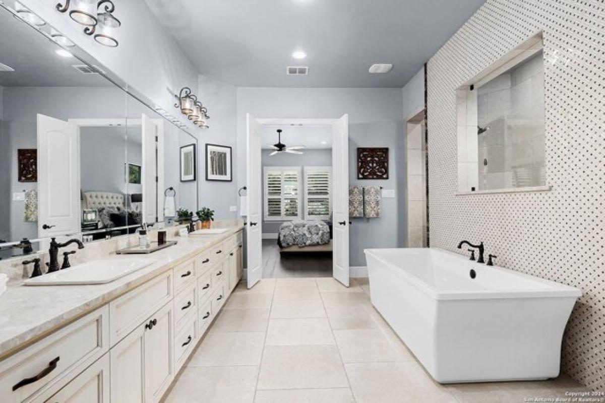 Picture of Home For Sale in New Braunfels, Texas, United States