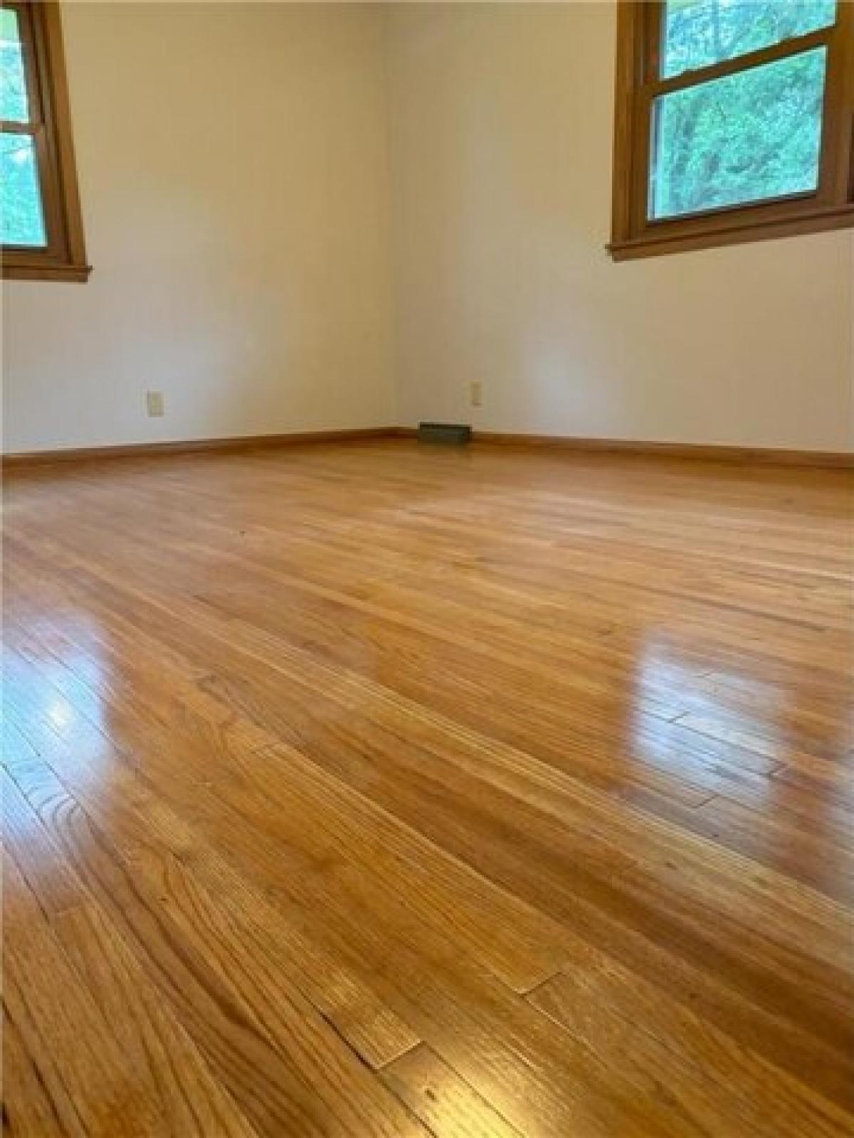 Picture of Home For Sale in Burnsville, Minnesota, United States