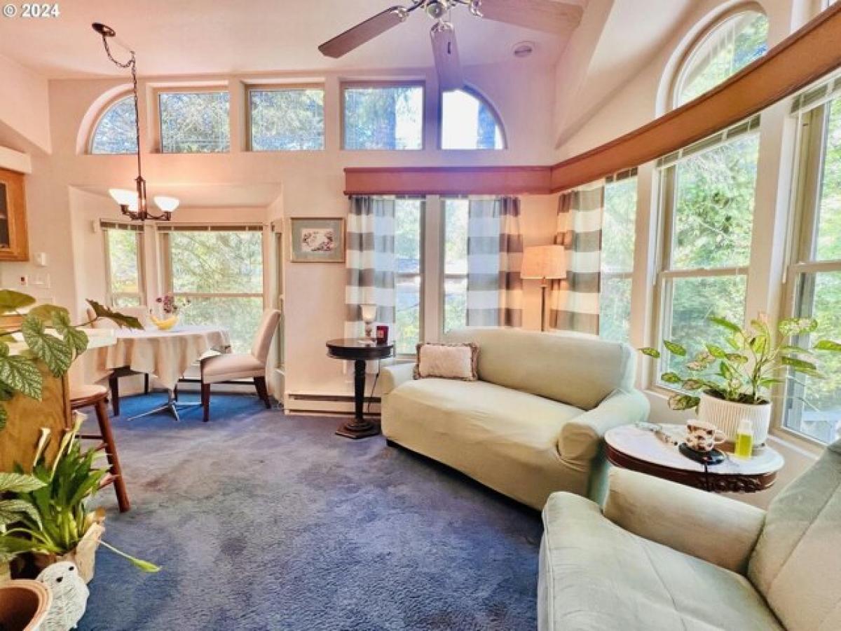 Picture of Home For Sale in Florence, Oregon, United States