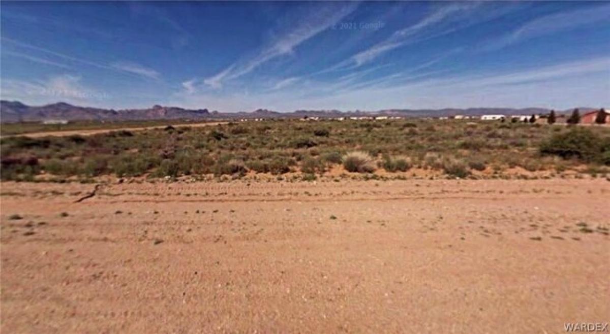 Picture of Residential Land For Sale in Golden Valley, Arizona, United States