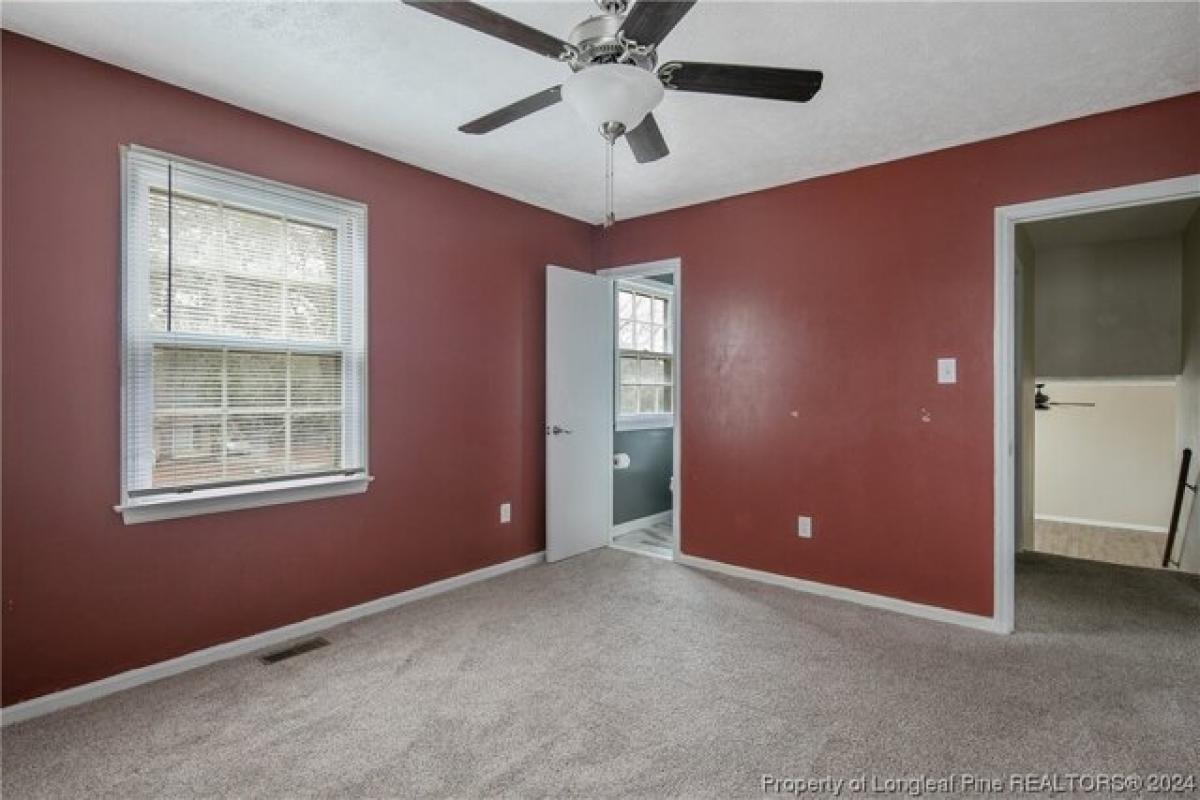 Picture of Home For Sale in Fayetteville, North Carolina, United States