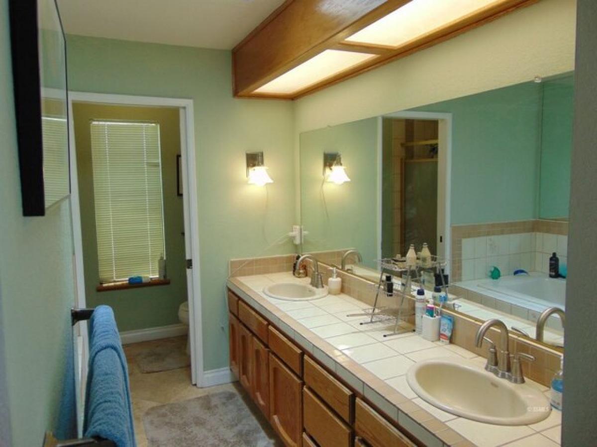 Picture of Home For Sale in Ridgecrest, California, United States