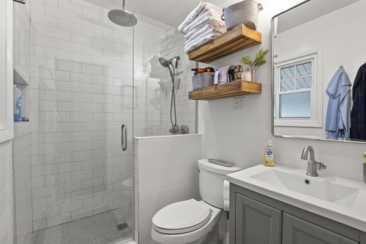 Picture of Home For Sale in Cullman, Alabama, United States