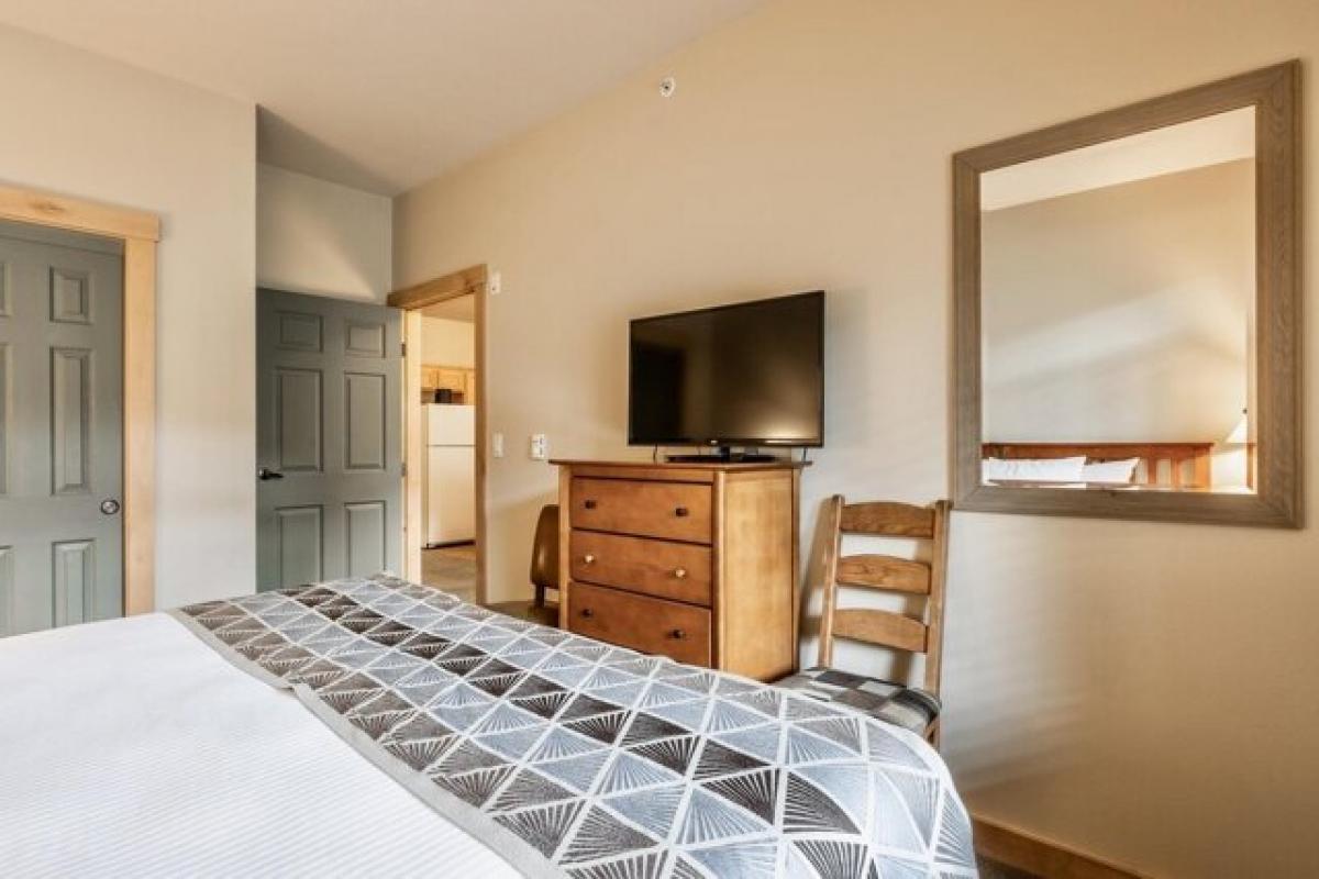 Picture of Home For Sale in Mammoth Lakes, California, United States