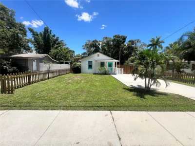 Home For Sale in Pinellas Park, Florida