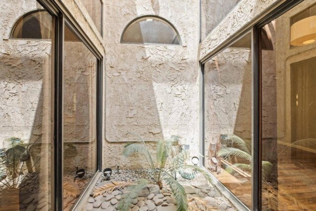 Picture of Home For Sale in Palm Desert, California, United States