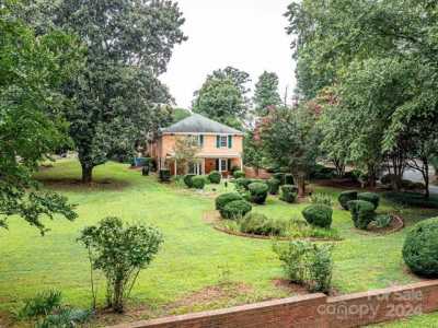 Home For Sale in Matthews, North Carolina