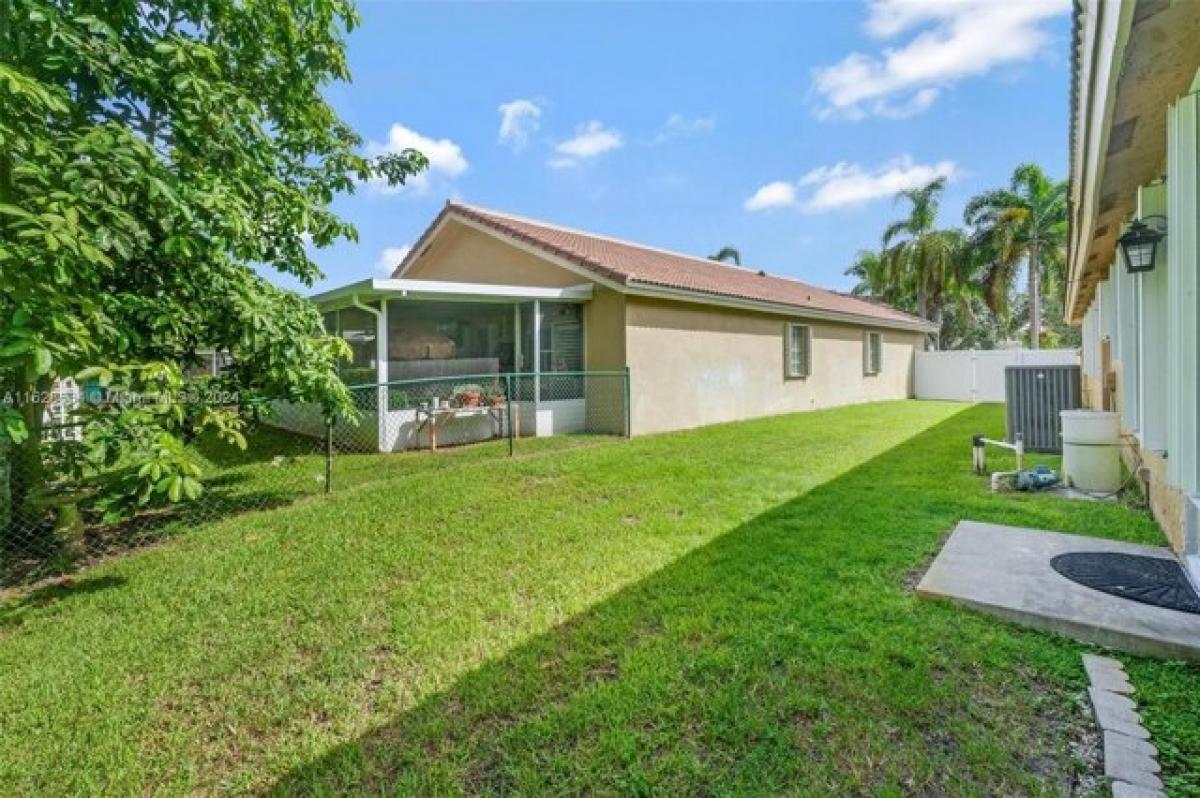 Picture of Home For Sale in Pembroke Pines, Florida, United States
