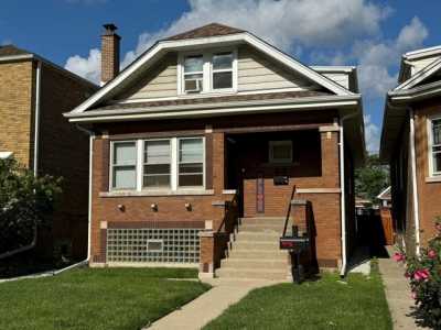Home For Rent in Brookfield, Illinois
