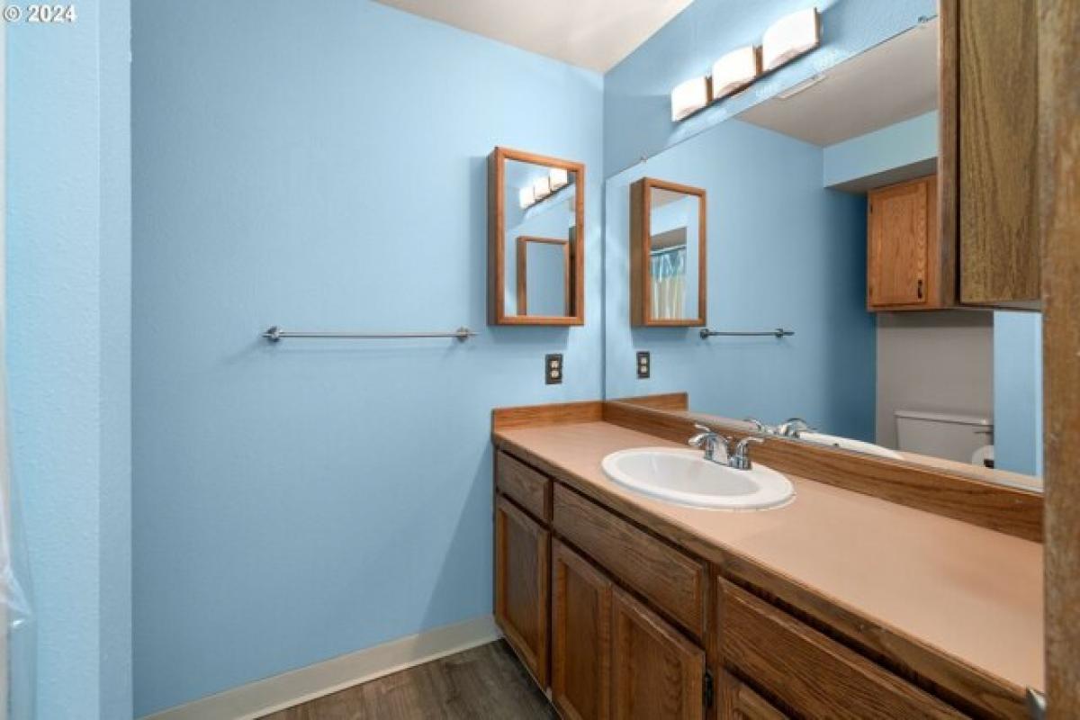 Picture of Home For Sale in Happy Valley, Oregon, United States