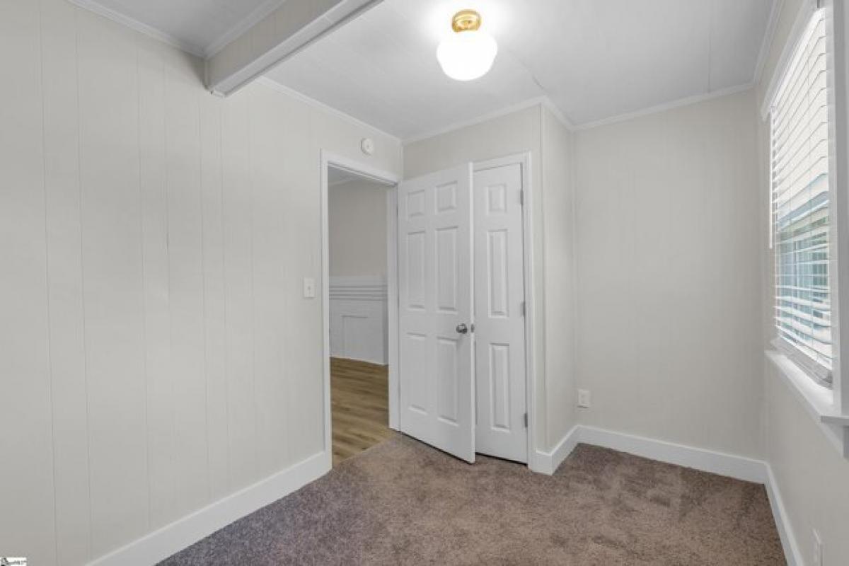 Picture of Home For Sale in Greenville, South Carolina, United States