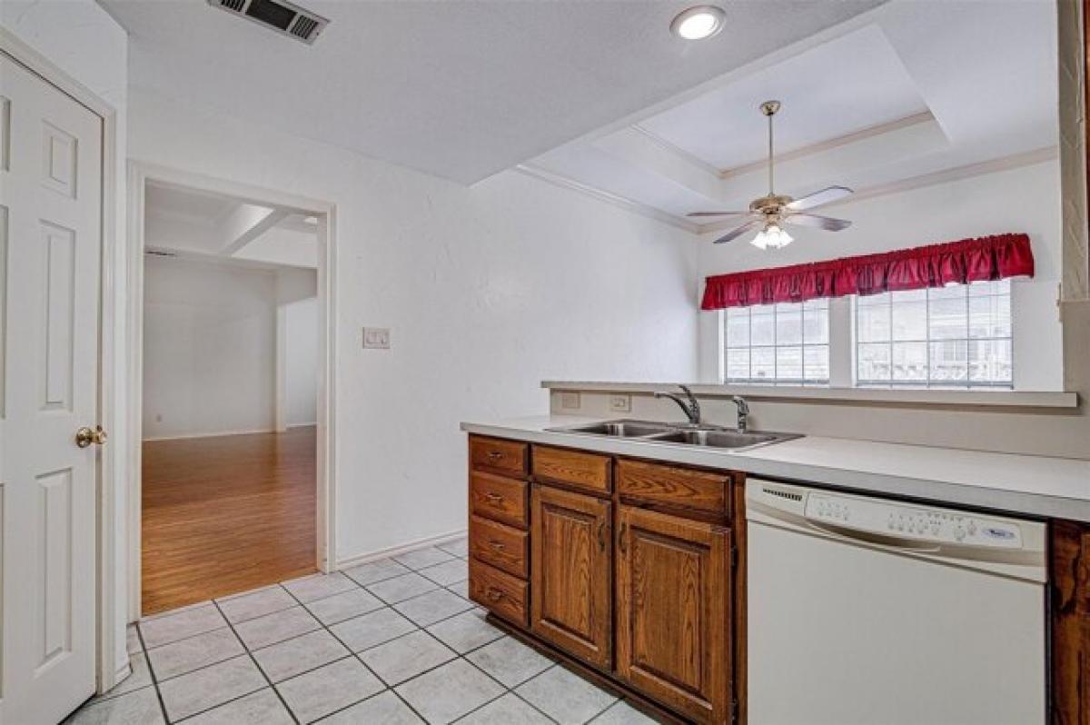 Picture of Home For Sale in Arlington, Texas, United States