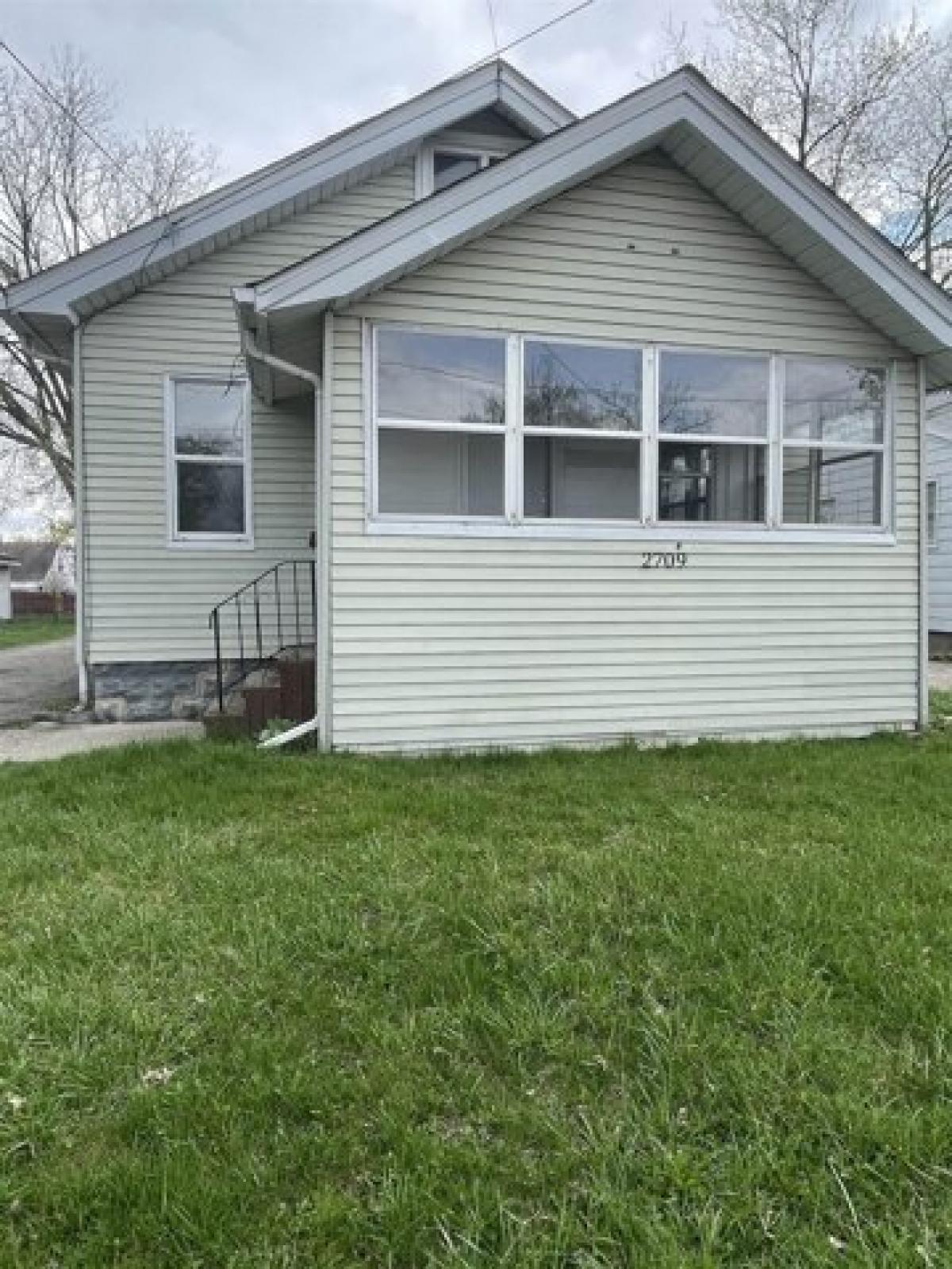 Picture of Home For Sale in Flint, Michigan, United States