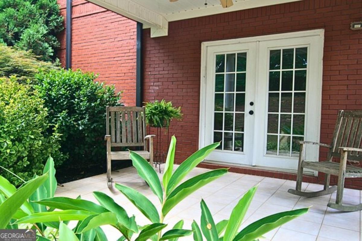 Picture of Home For Sale in Newnan, Georgia, United States