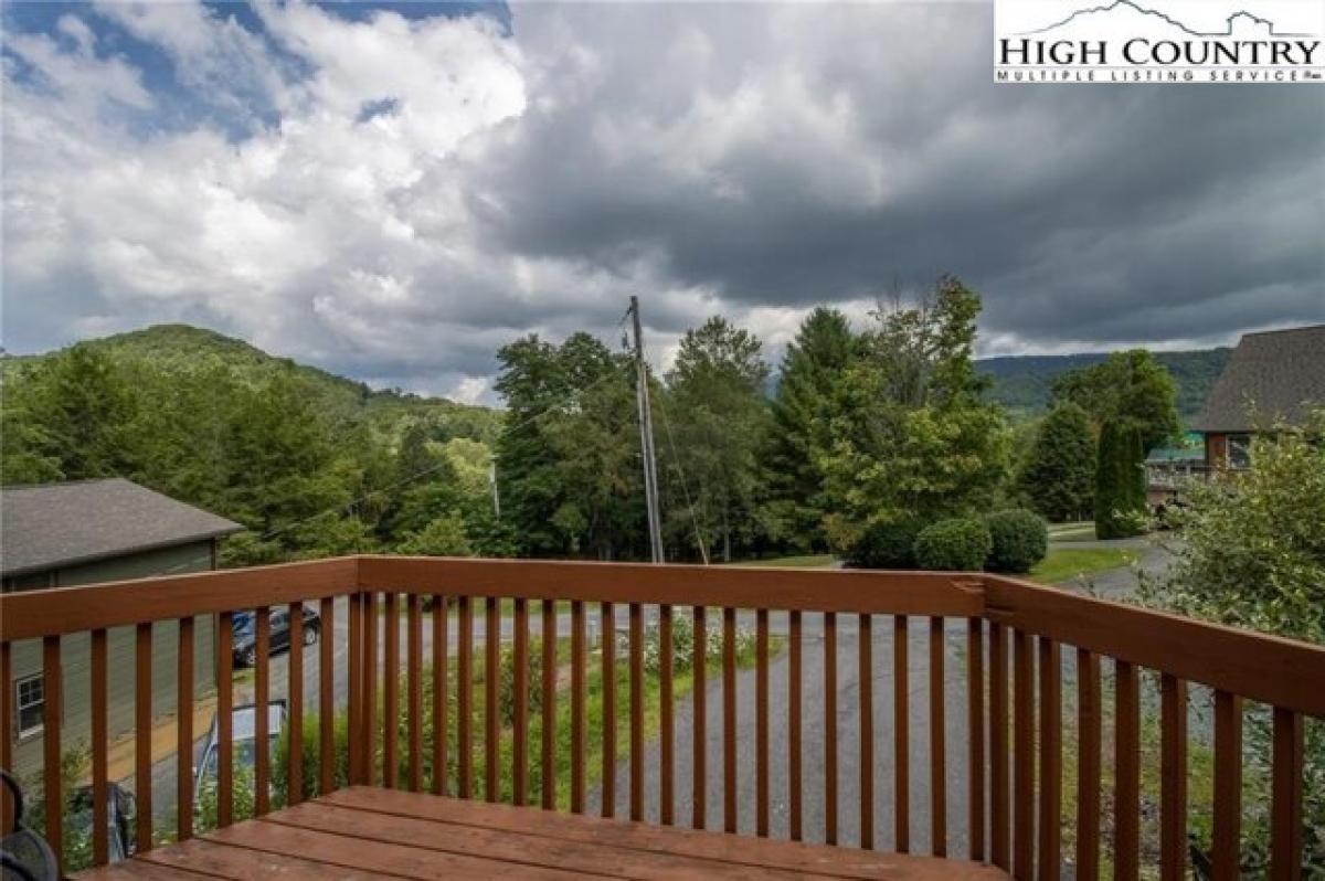 Picture of Home For Sale in Banner Elk, North Carolina, United States