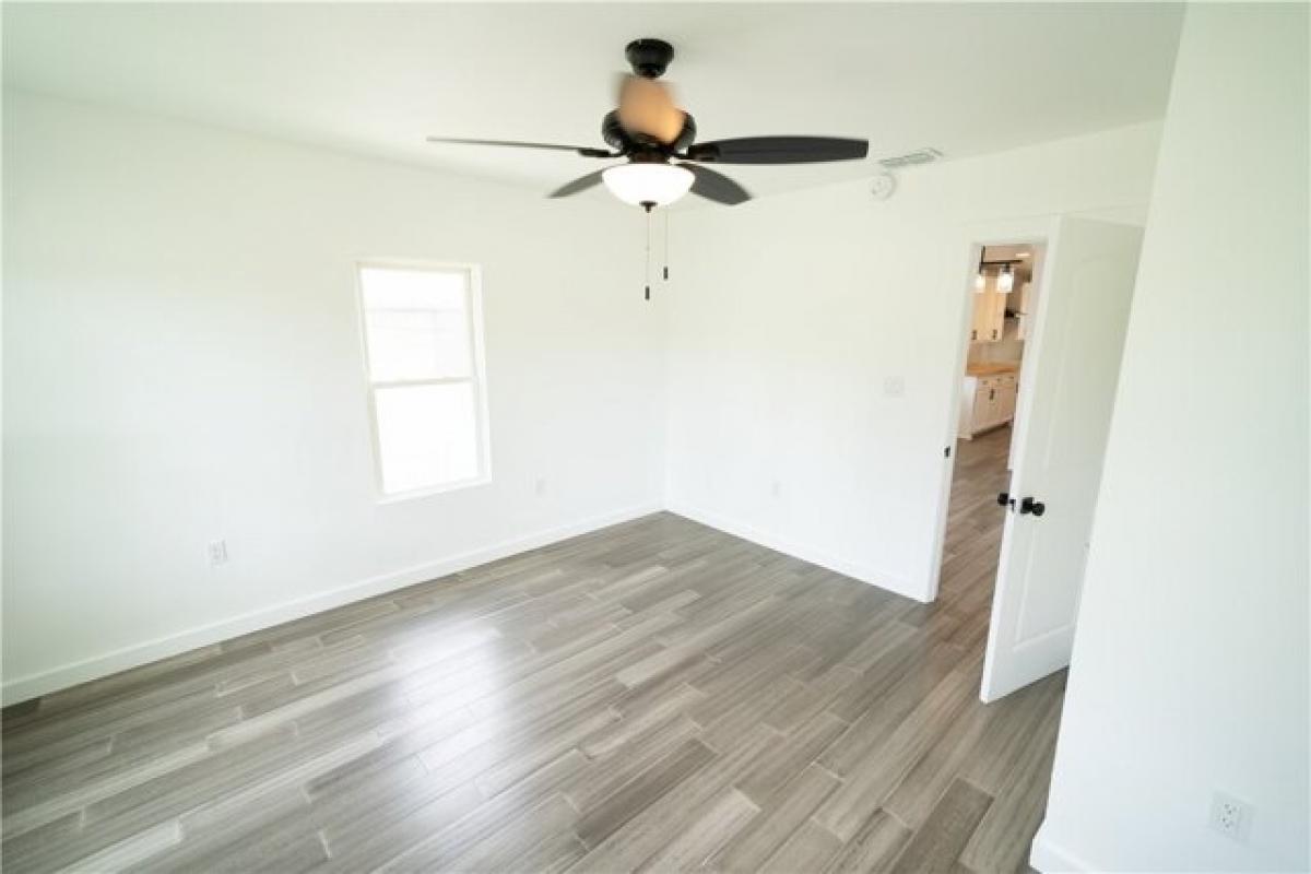 Picture of Home For Sale in Corpus Christi, Texas, United States