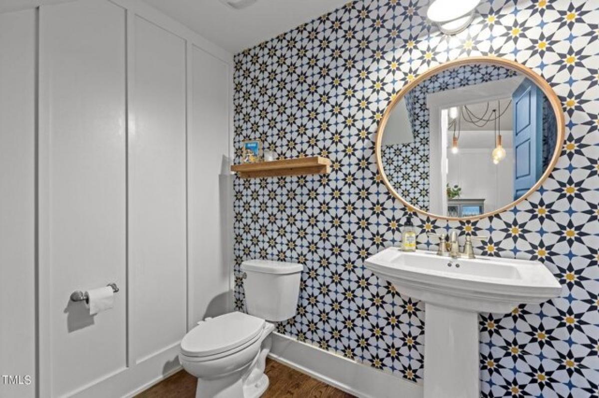 Picture of Home For Sale in Chapel Hill, North Carolina, United States