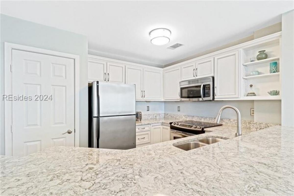 Picture of Home For Sale in Hilton Head Island, South Carolina, United States