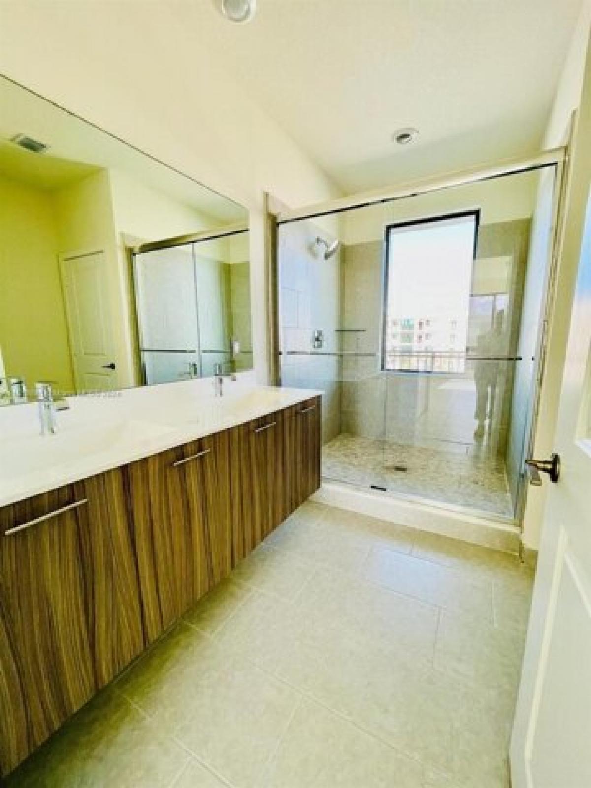 Picture of Home For Rent in Doral, Florida, United States