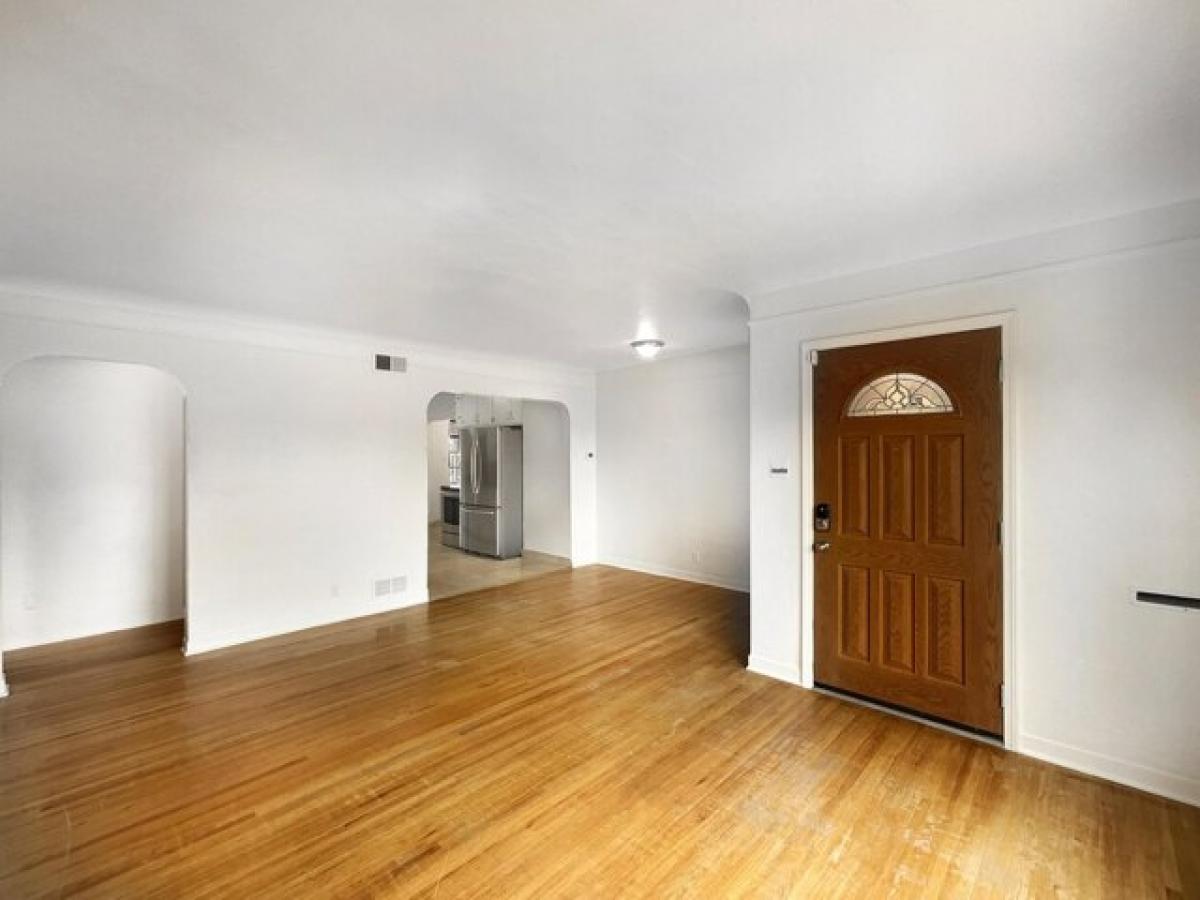 Picture of Home For Sale in Albuquerque, New Mexico, United States