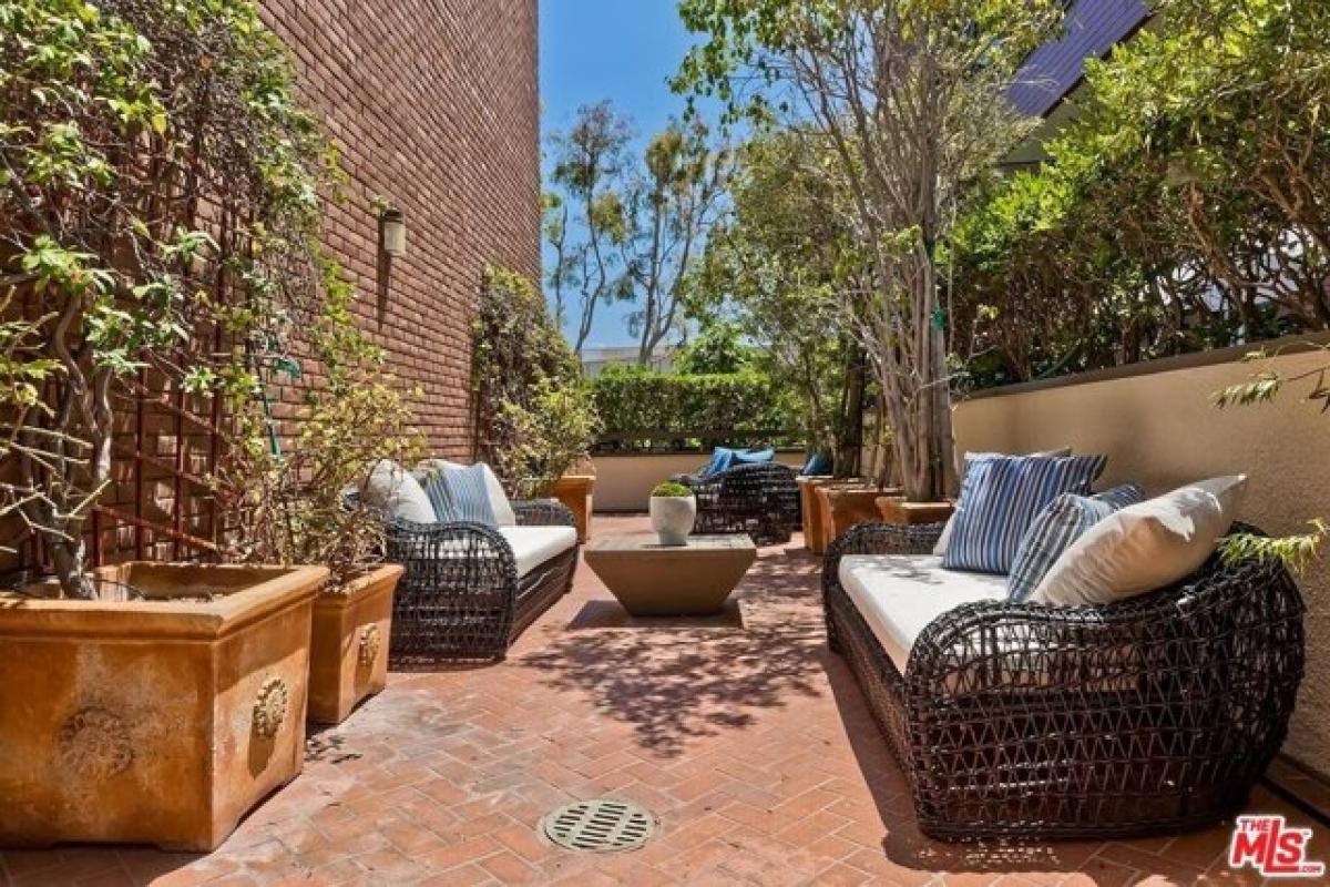 Picture of Home For Sale in Beverly Hills, California, United States