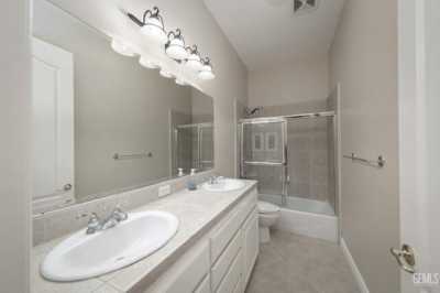 Home For Sale in Bakersfield, California