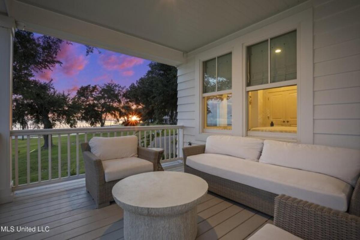 Picture of Home For Sale in Ocean Springs, Mississippi, United States