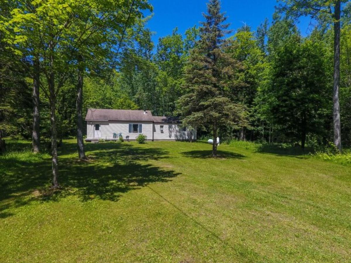 Picture of Home For Sale in Cheboygan, Michigan, United States