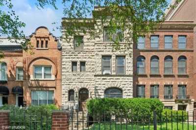 Apartment For Rent in Chicago, Illinois