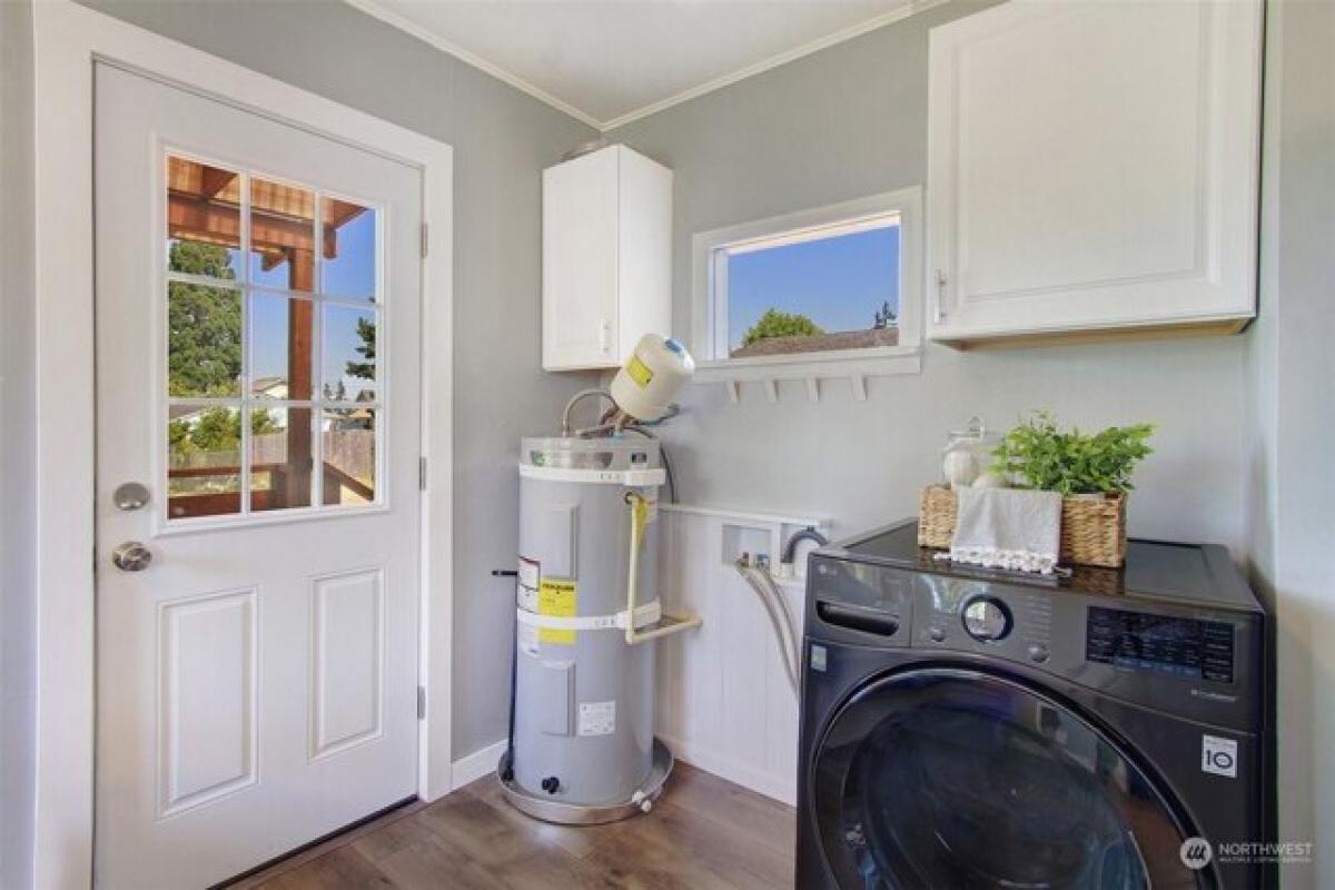 Picture of Home For Sale in Everett, Washington, United States