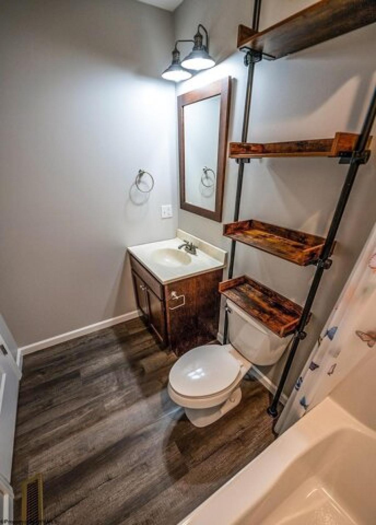 Picture of Home For Sale in Fairmont, West Virginia, United States