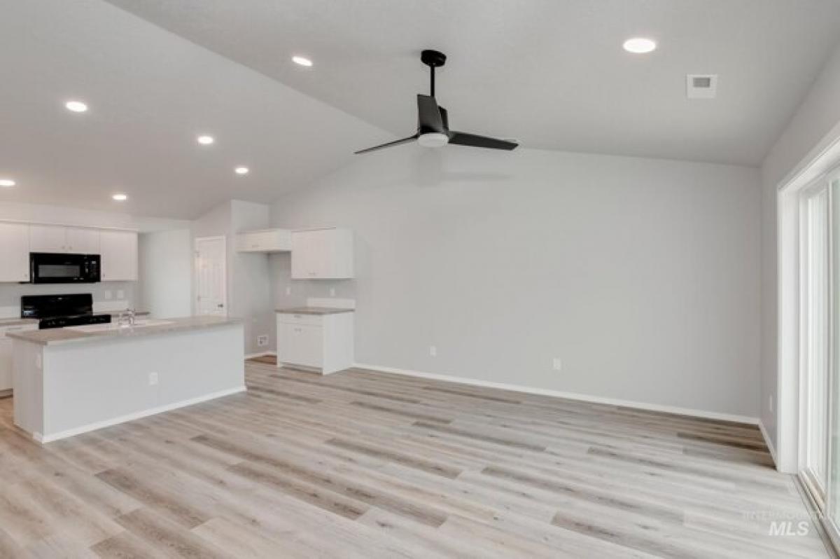 Picture of Home For Sale in Kuna, Idaho, United States