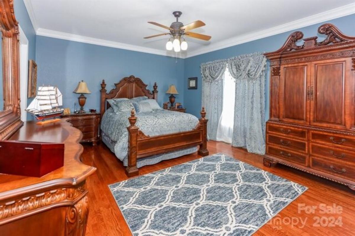 Picture of Home For Sale in Forest City, North Carolina, United States