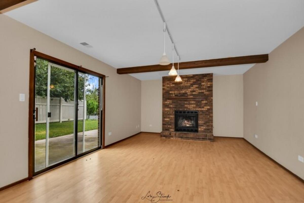 Picture of Home For Sale in Orland Park, Illinois, United States