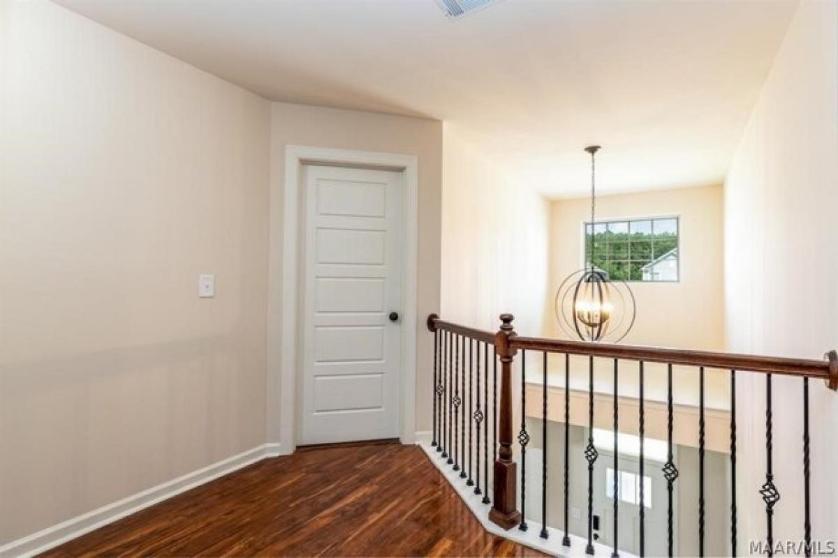 Picture of Home For Sale in Montgomery, Alabama, United States