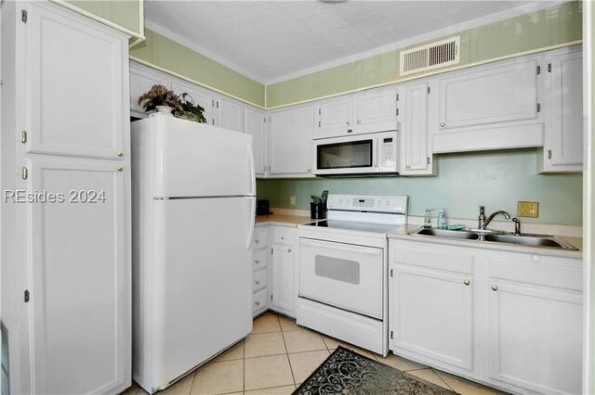 Picture of Home For Sale in Hilton Head Island, South Carolina, United States